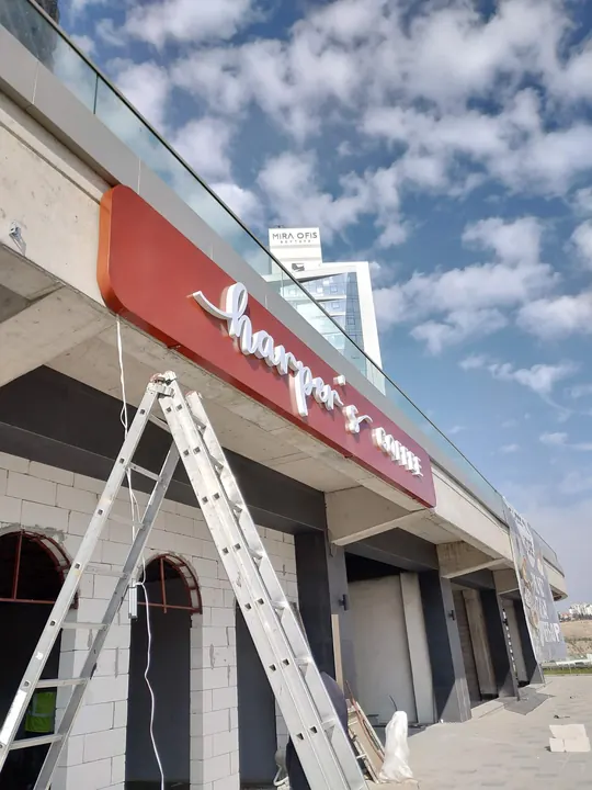 Pleksi Tabela uygulama örneği, Ankara